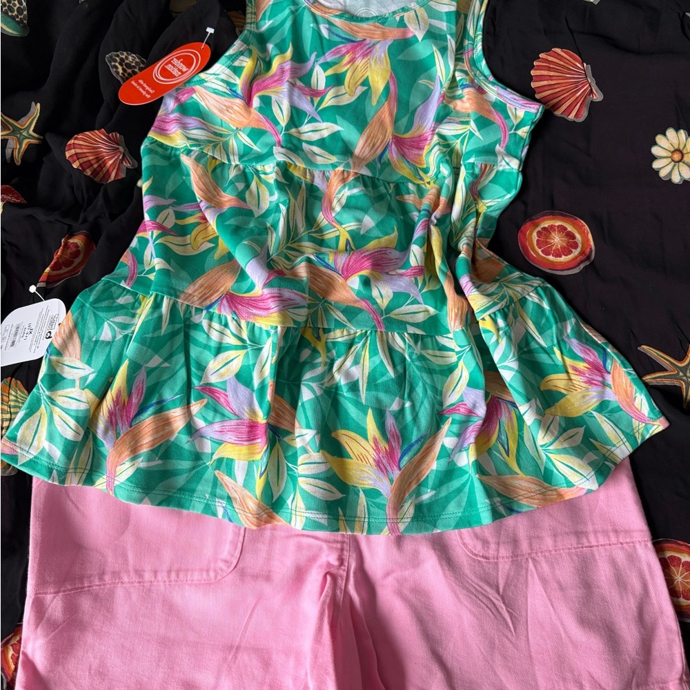 Tropical Print Sleeveless Top + Shorts in three different colors.Price PER SET.